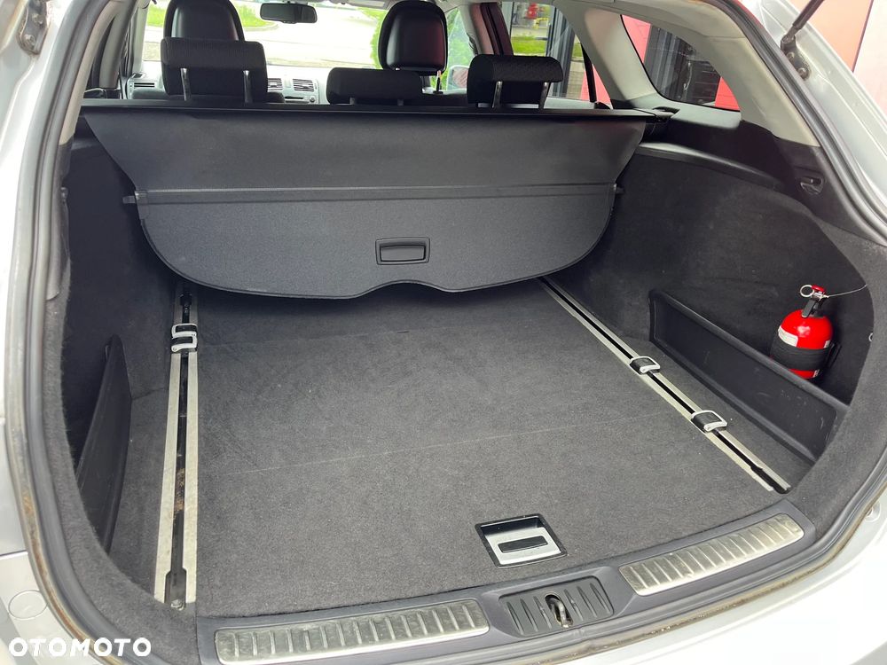 Toyota Avensis 2.0 D-4D Premium - 9