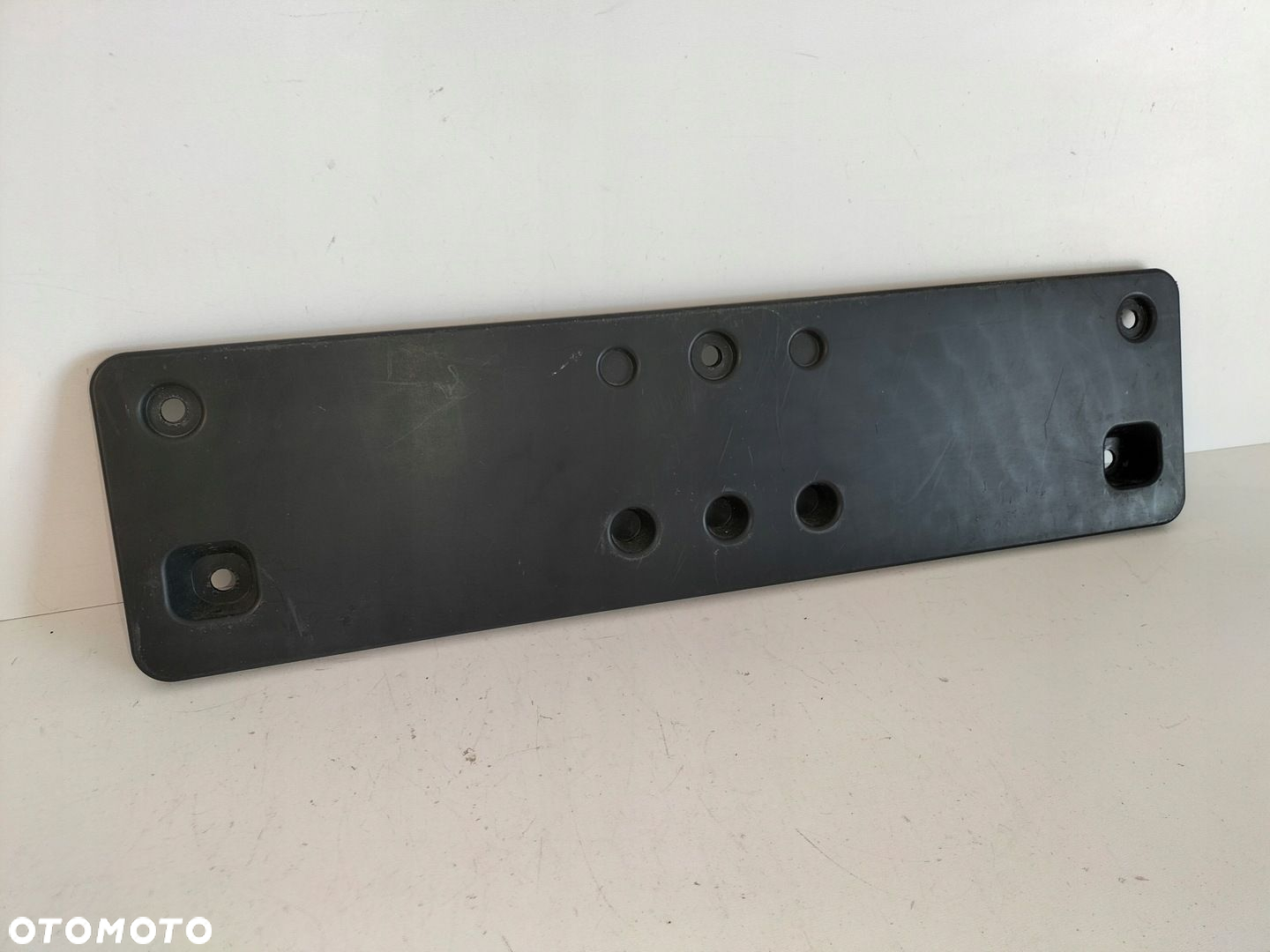 Podkładka pod tablicę rejestracyjną przód VW GOLF VIII 8 LIFT 24- - 2
