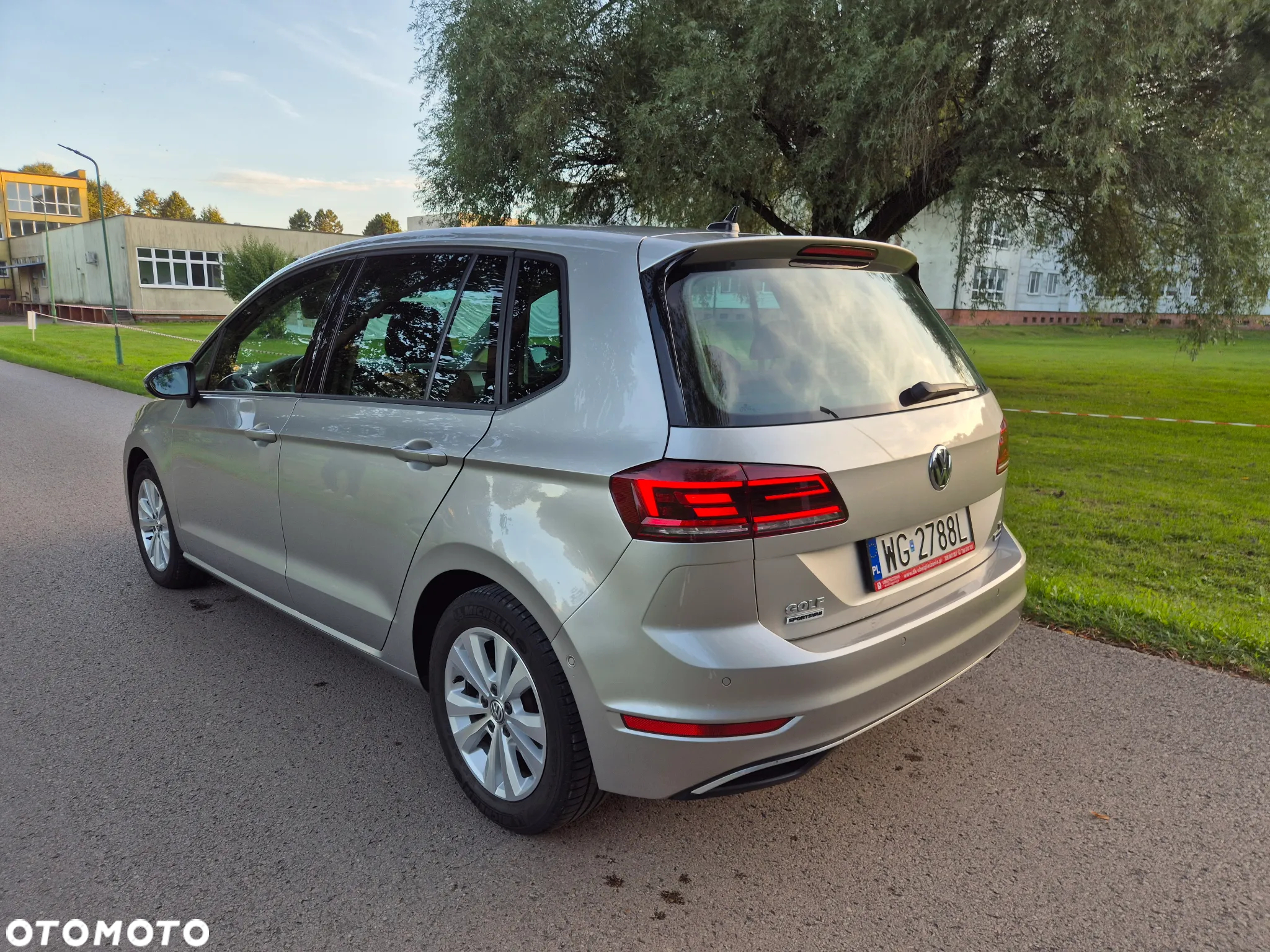 Volkswagen Golf Sportsvan 1.5 TSI ACT DSG Comfortline - 12