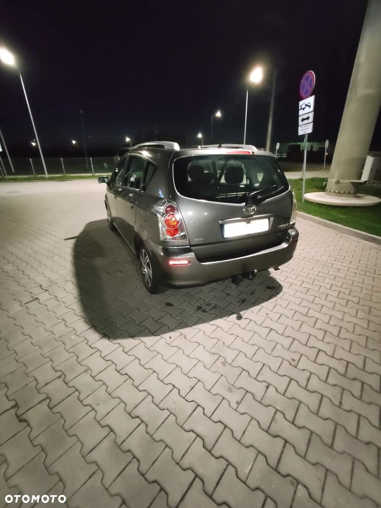 Toyota Corolla Verso 2.0 D-4D - 3