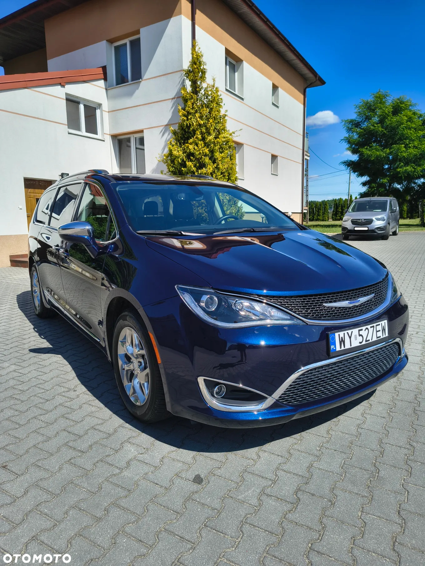 Chrysler Pacifica - 3