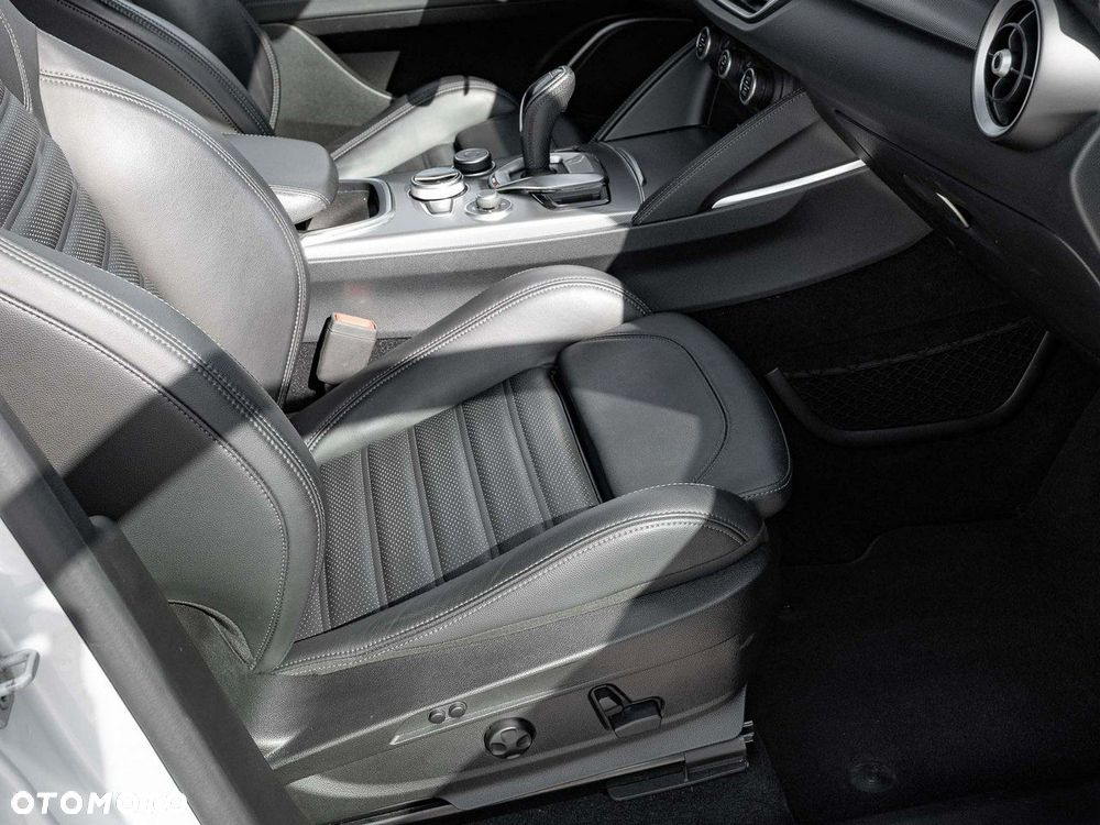 Alfa Romeo Stelvio 2.0 Turbo Veloce Q4 - 32