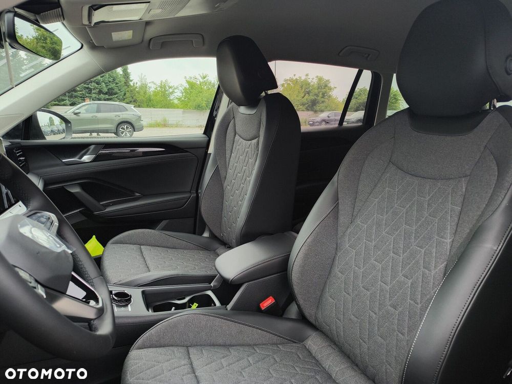 Volkswagen Tiguan - 11