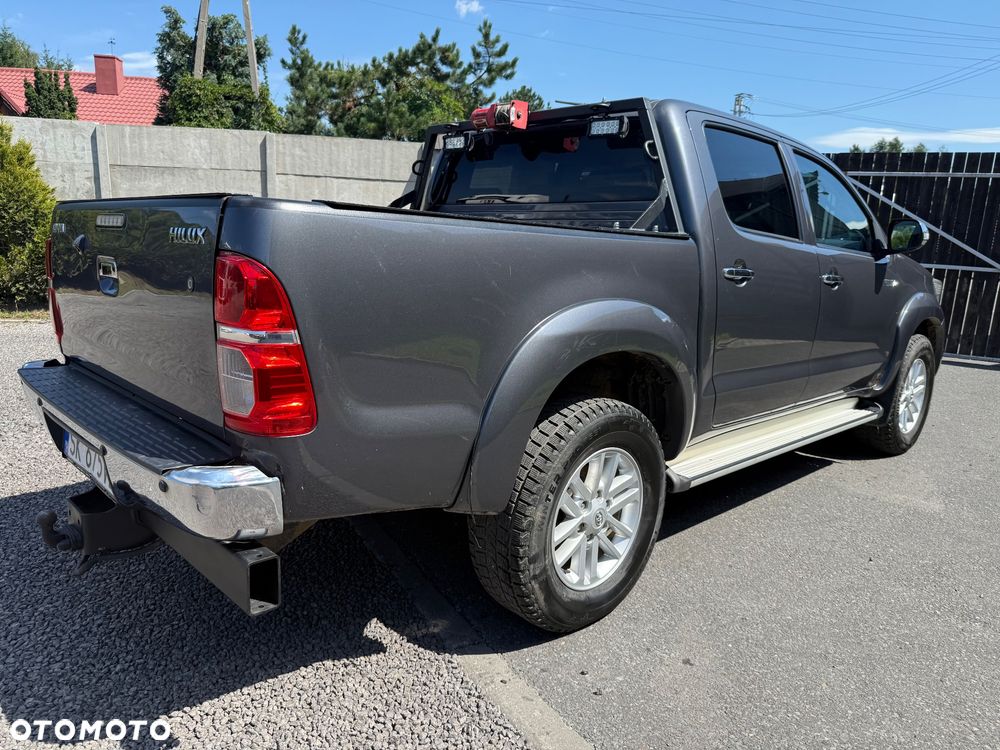 Toyota Hilux 3.0 D-4D SR5 - 33