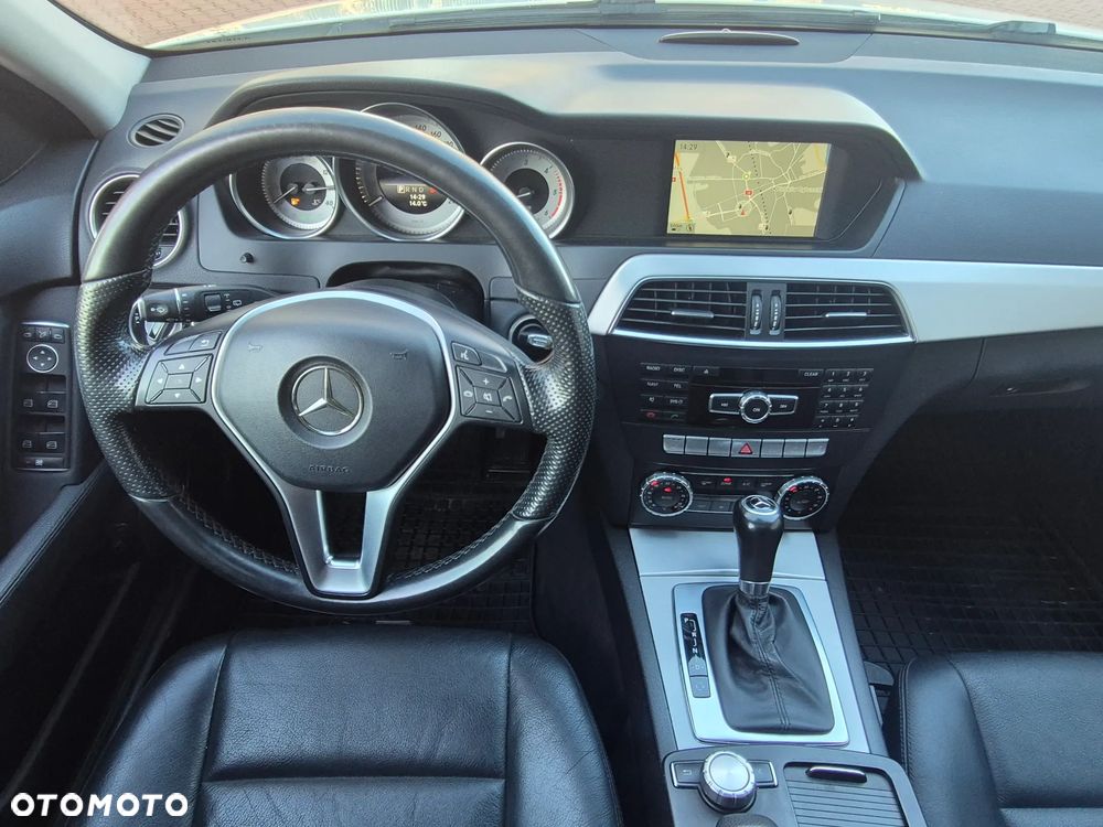 Mercedes-Benz Klasa C 350 CDI DPF (BlueEFFICIENCY) 7G-TRONIC Avantgarde - 32