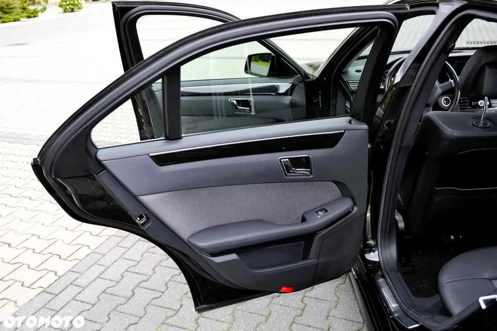 Mercedes-Benz Klasa E 200 CDI DPF BlueEFFICIENCY Automatik Avantgarde - 34
