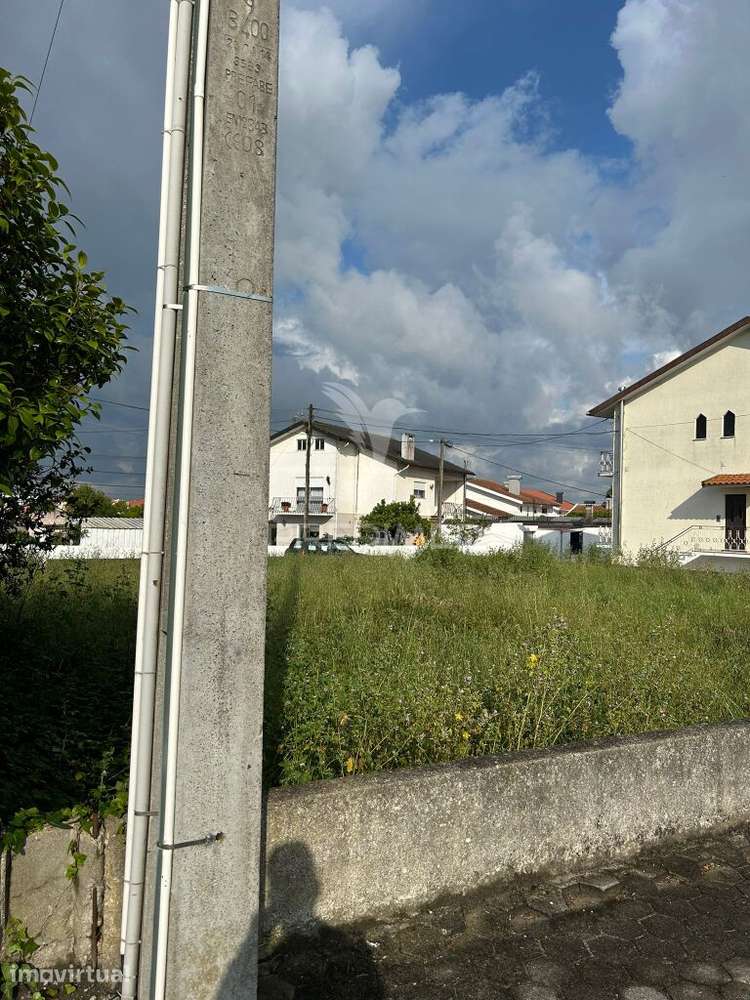 Terreno urbano com 546 m² e duas frentes em São Bernardo – Aveiro - Grande imagem: 2/6