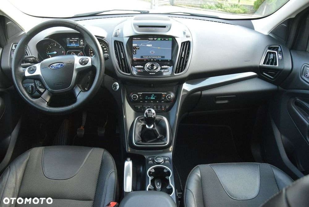 Ford Kuga 2.0 TDCi 2x4 Titanium - 22