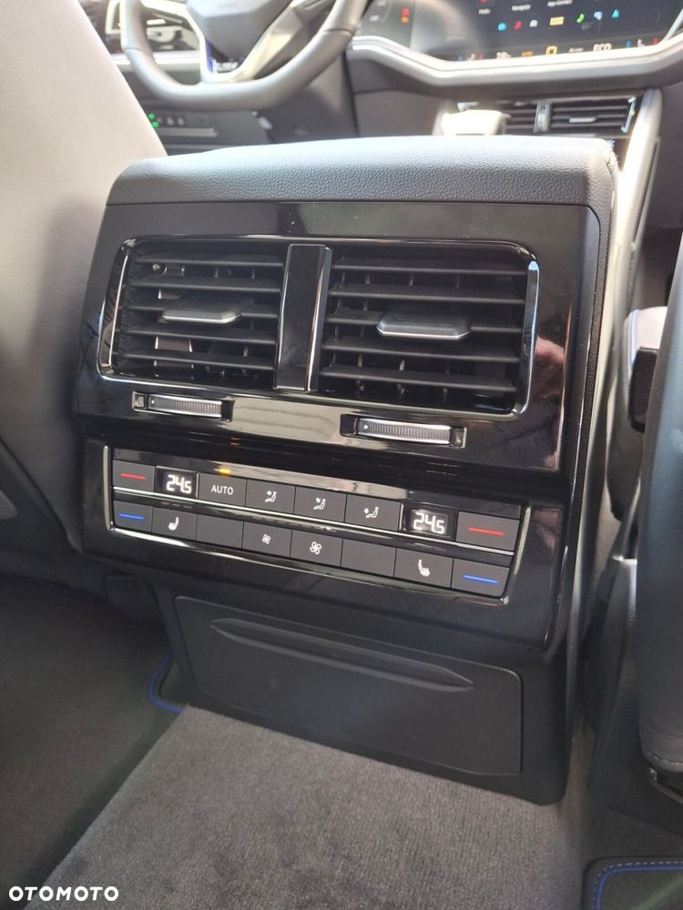 Volkswagen Touareg - 30