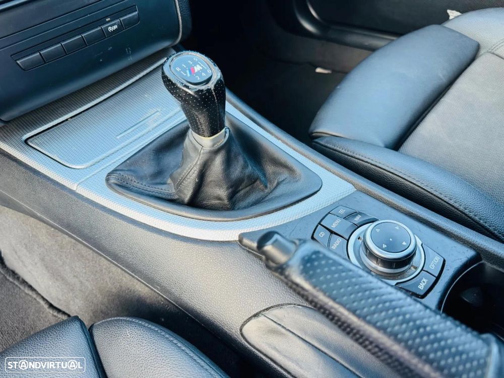 BMW 118 d Pack M - 24