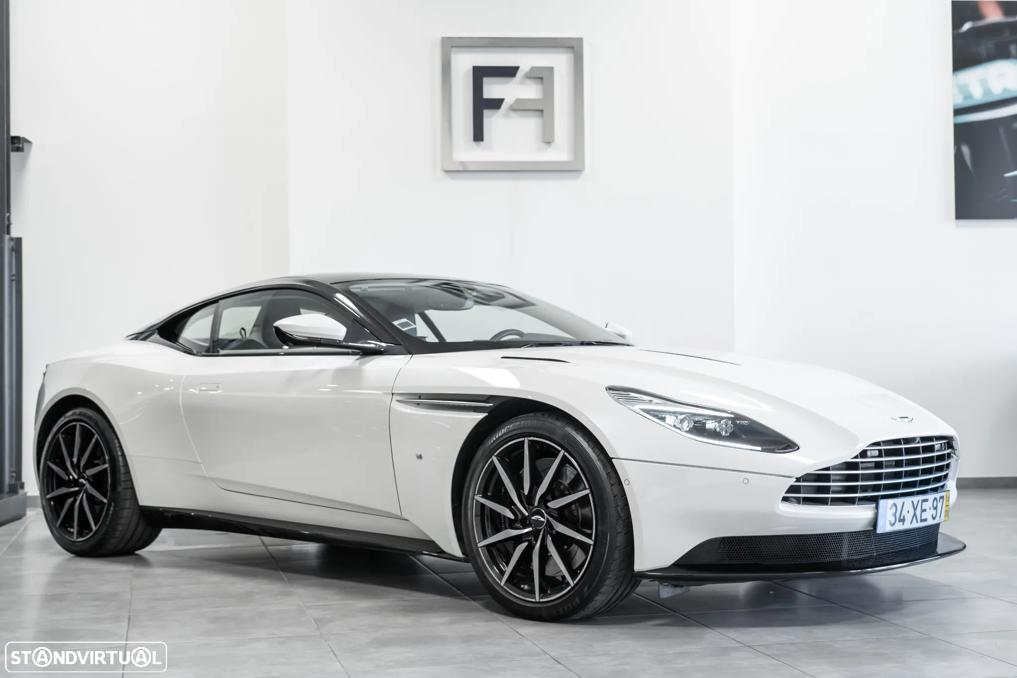 Aston Martin DB11 Coupé - 2