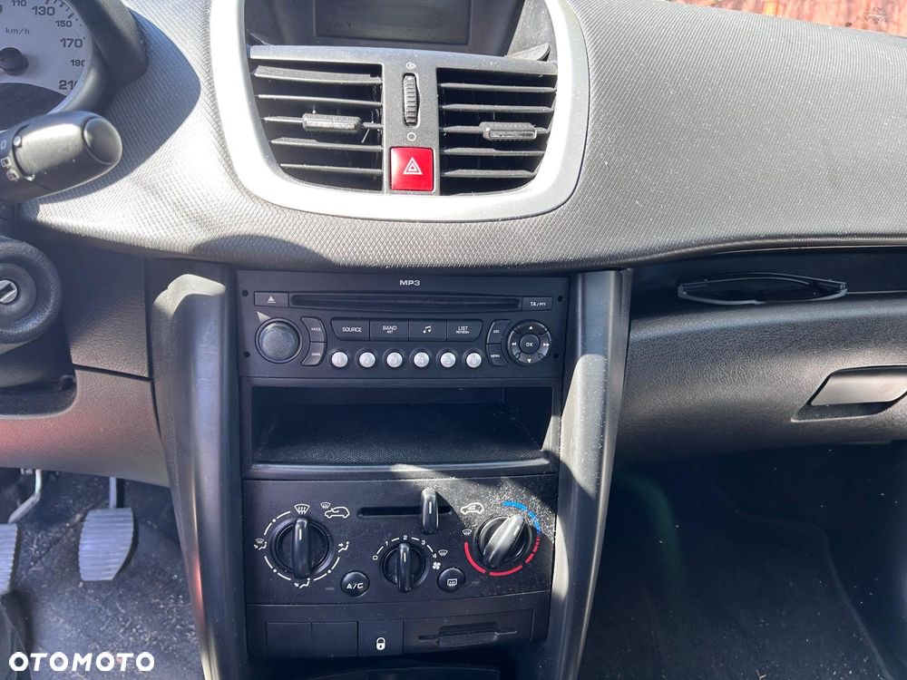 Peugeot 207 1.4 16V Trendy - 5