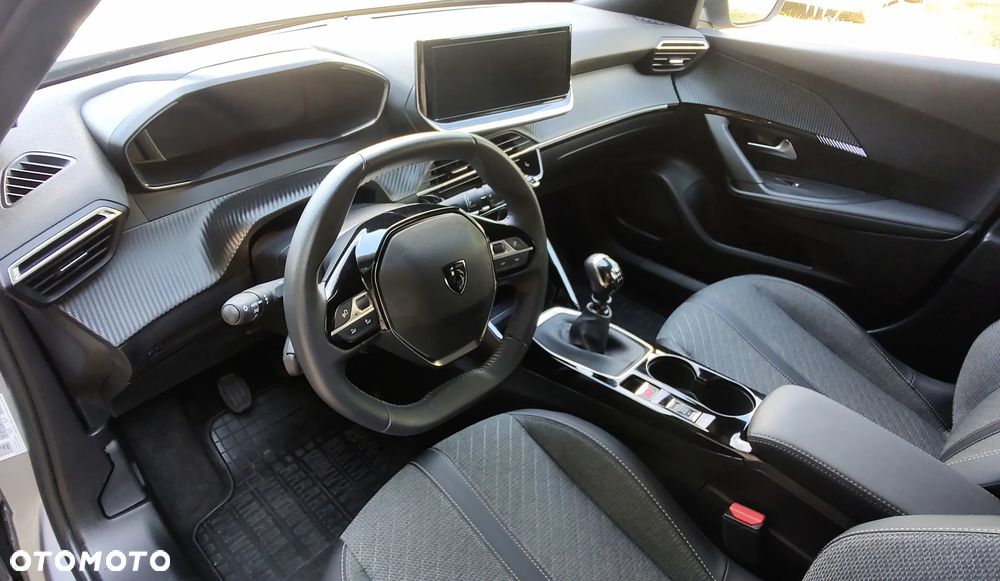Peugeot 2008 PureTech 100 Allure S&S BVM6 - 10
