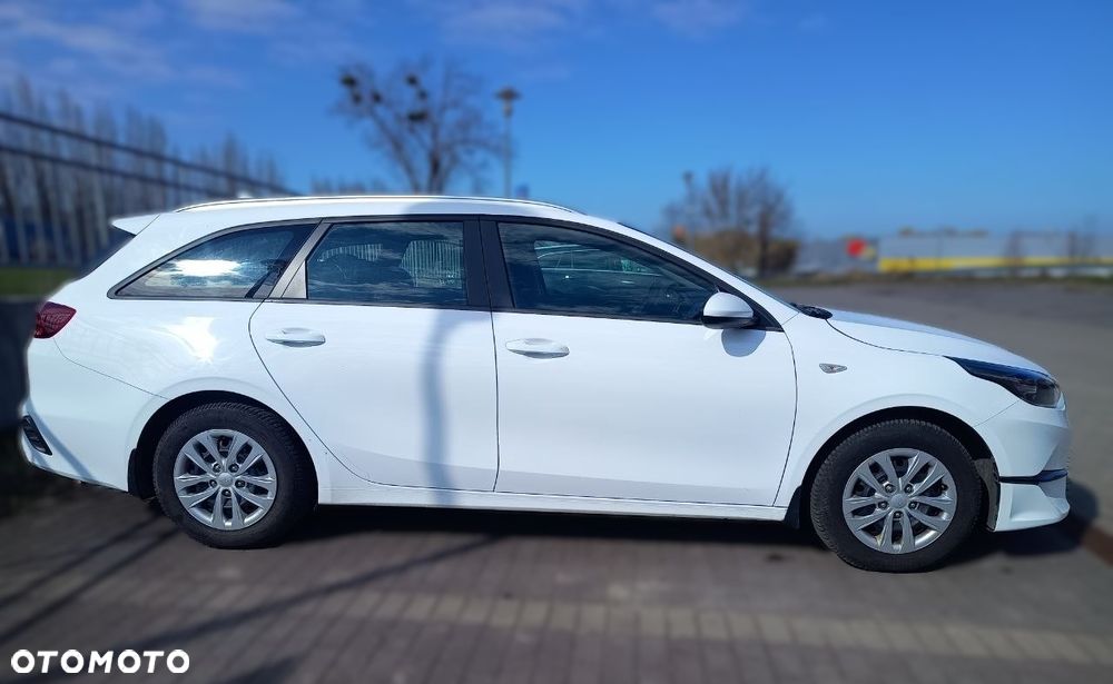 Kia Ceed 1.6 CRDi SCR M - 4