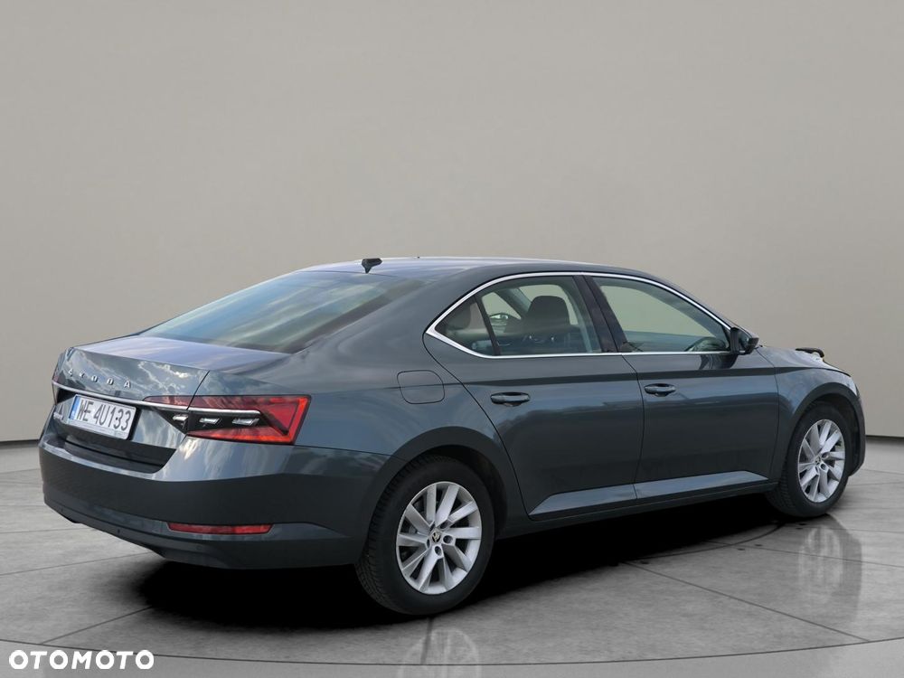 Skoda Superb 2.0 TDI SCR Ambition DSG - 4