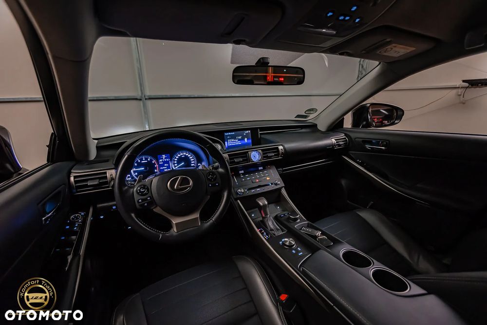 Lexus IS 200t Elite - 4