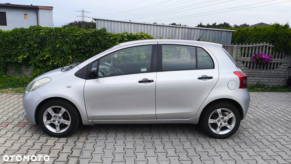 Toyota Yaris 1.3 Luna - 4