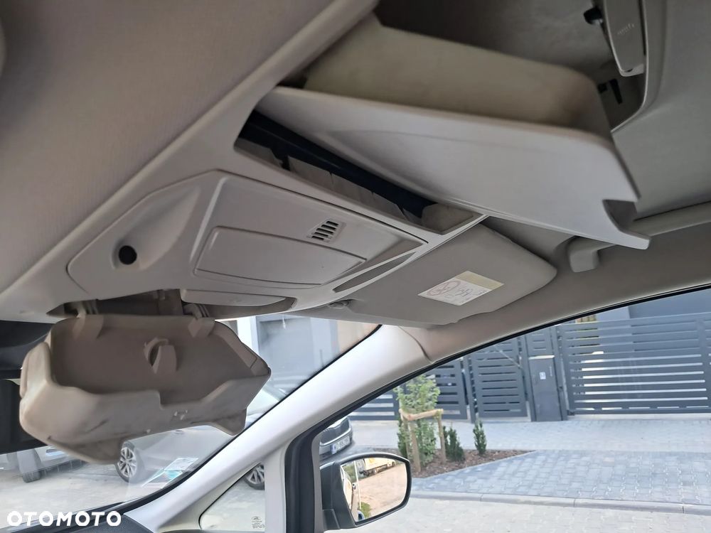 Ford C-MAX 1.5 TDCi Start-Stop-System Titanium - 32