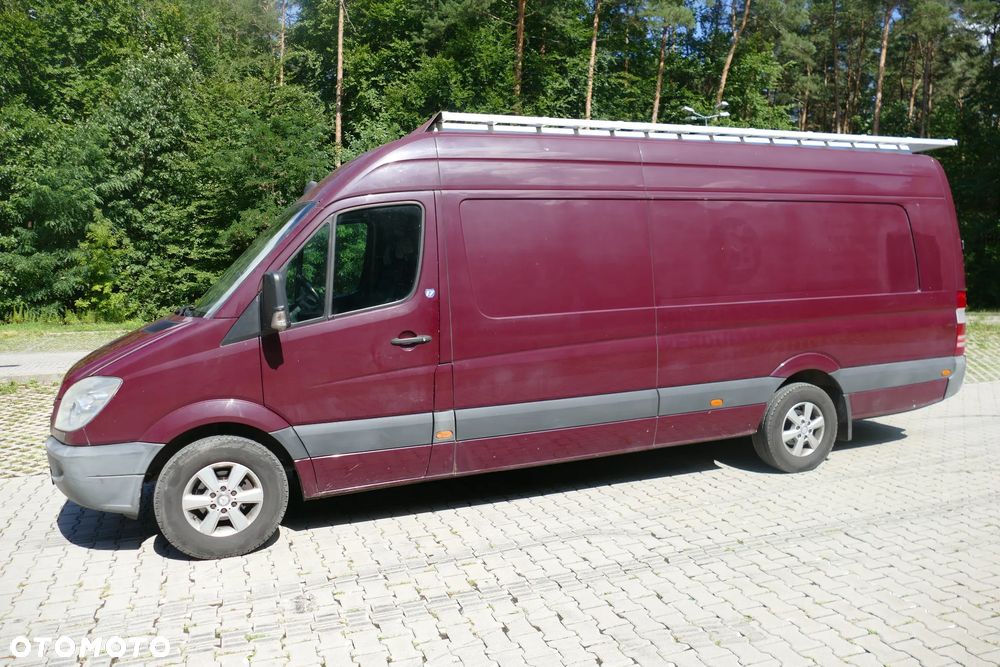 Mercedes-Benz Sprinter 319 - 10
