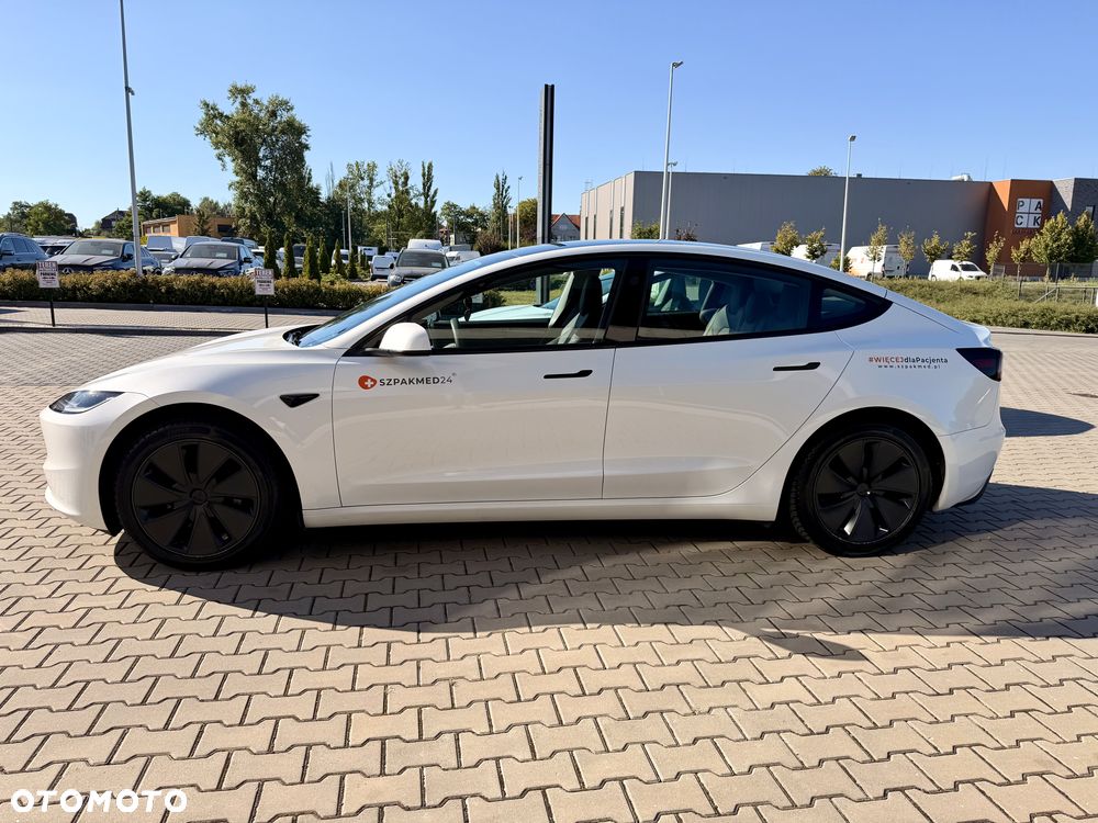 Tesla Model 3 - 3