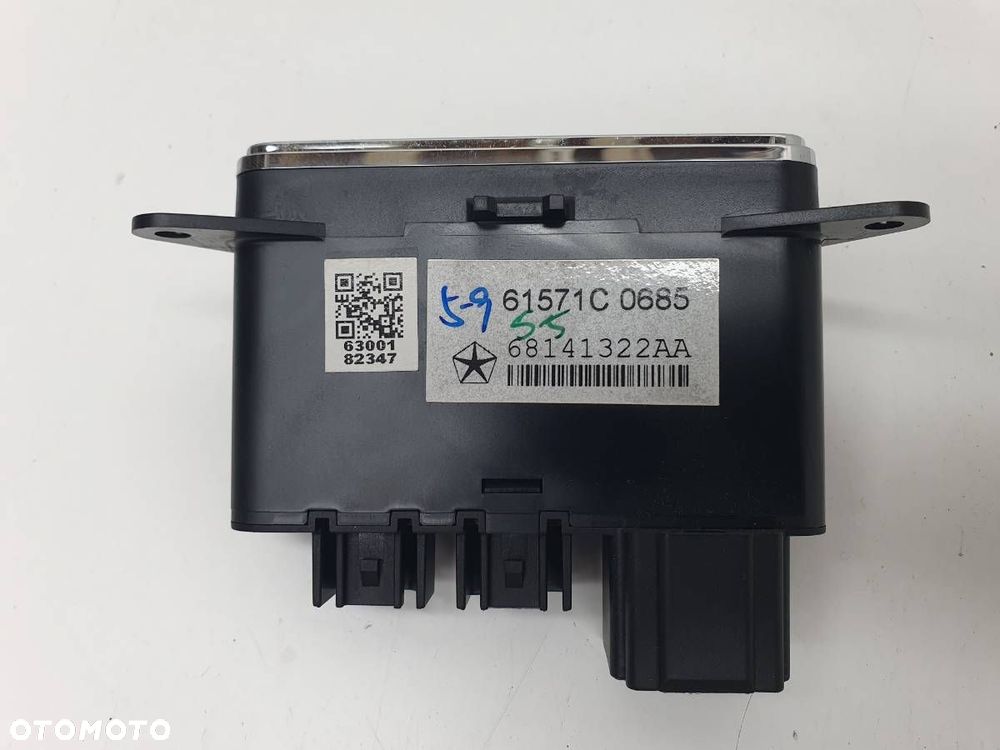 GNIAZDO PORT USB JEEP GRAND CHEROKEE IV WK2 68141322AA ORYGINAŁ - 2