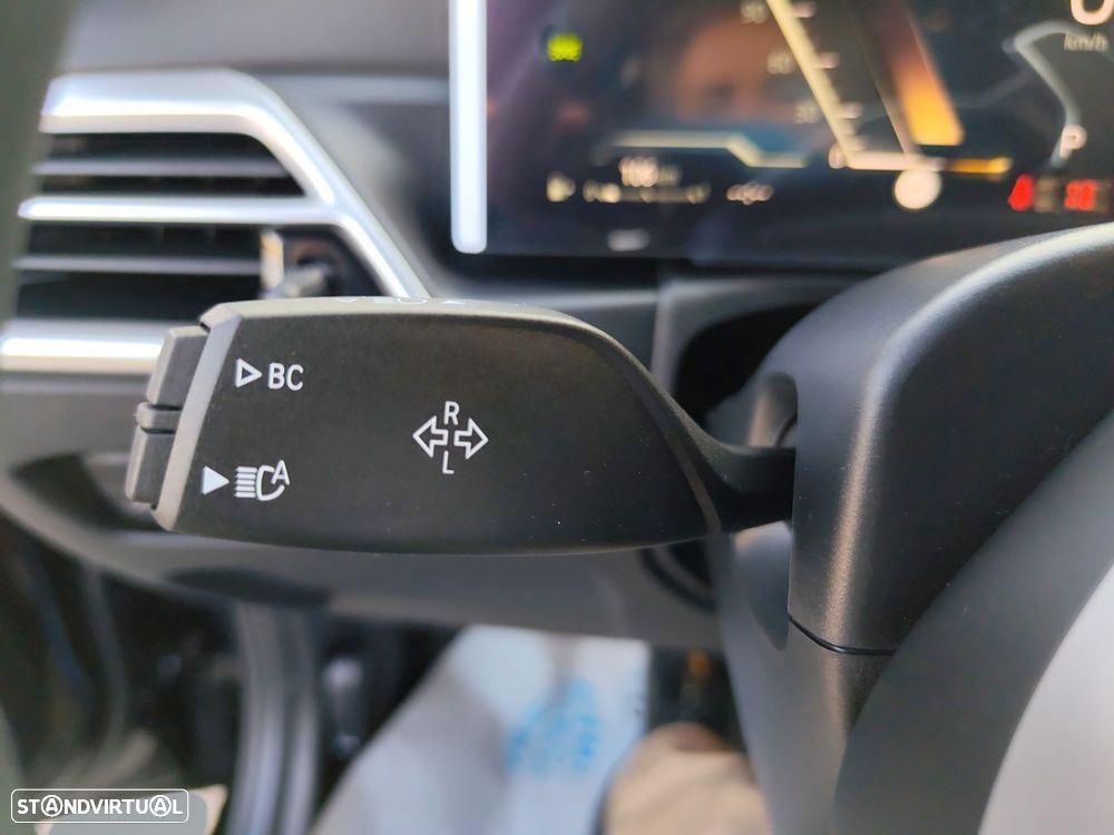 BMW 320 d Pack Desportivo M Auto - 17