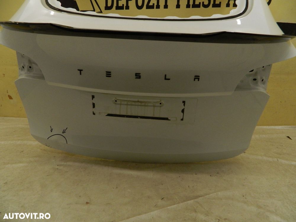Hayon  Tesla Model Y,  2020, 2021, 2022, 2023, 2024, sor atins in partea de jos. - 6