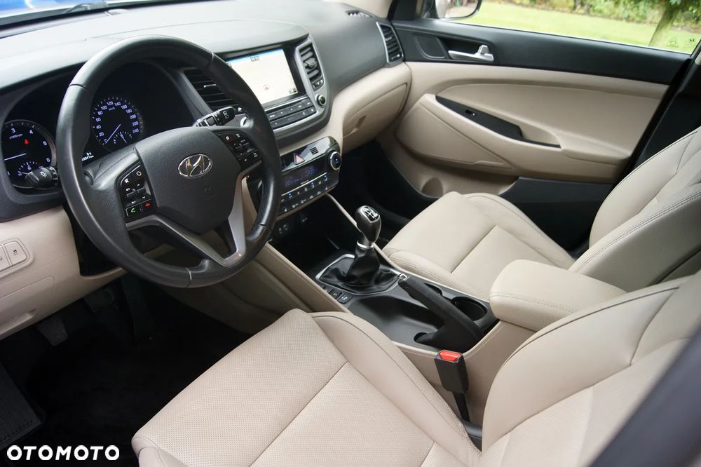 Hyundai Tucson blue 1.7 CRDi 2WD Trend - 24