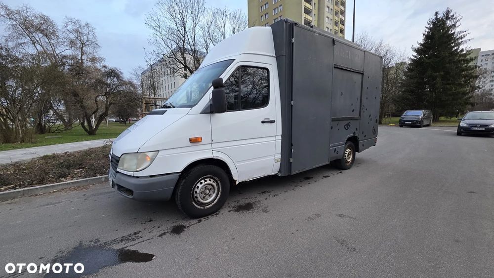 Mercedes-Benz Sprinter - 10