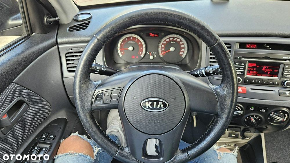 Kia Rio 1.4 Spirit - 27