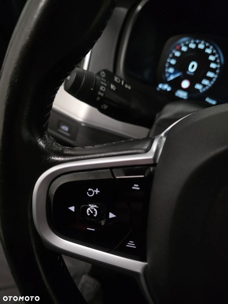 Volvo XC 90 D5 AWD R-Design - 24