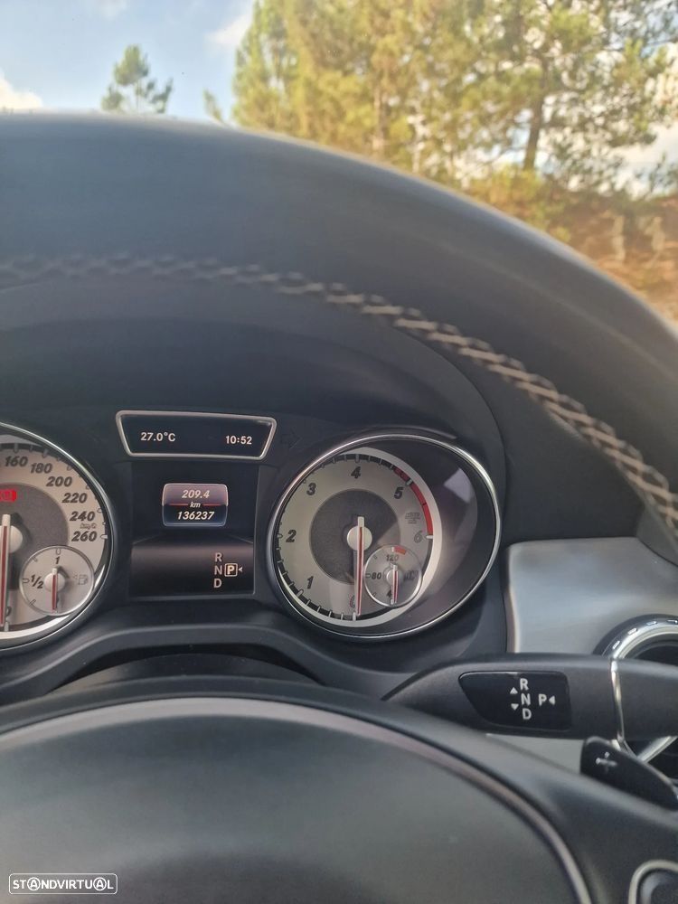 Mercedes-Benz GLA 220 d Urban - 24
