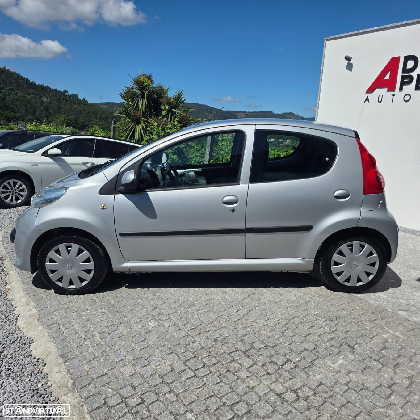 Peugeot 107 1.0 Trendy 2 Tronic - 11