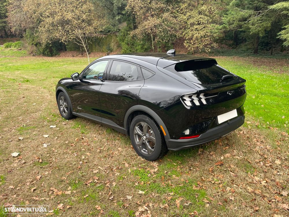Ford Mustang Mach-E - 3