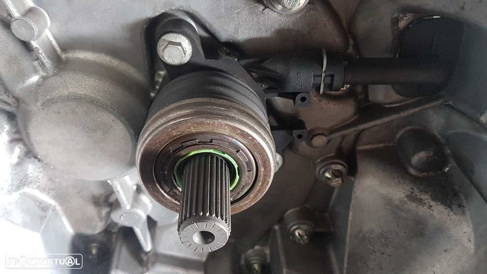 CAIXA DE VELOCIDADES DACIA SANDERO STEPWAY - 9