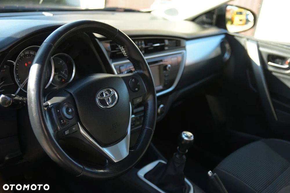 Toyota Auris - 29