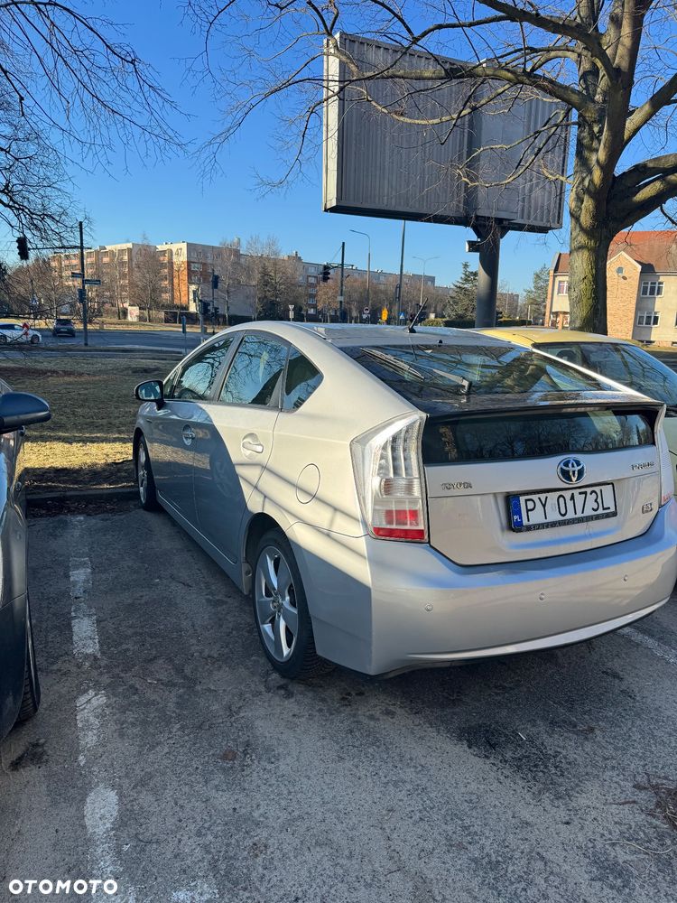 Toyota Prius (Hybrid) - 5