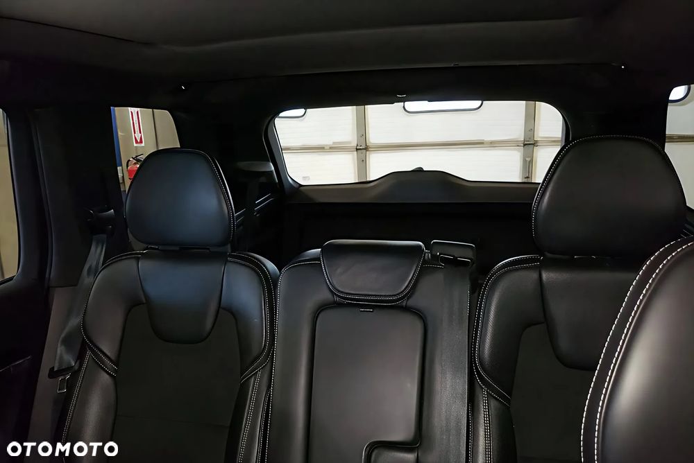 Volvo XC 90 - 9