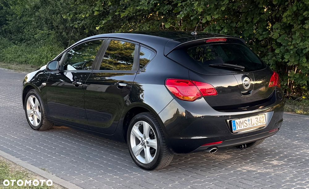 Opel Astra 1.4 T Sport - 2