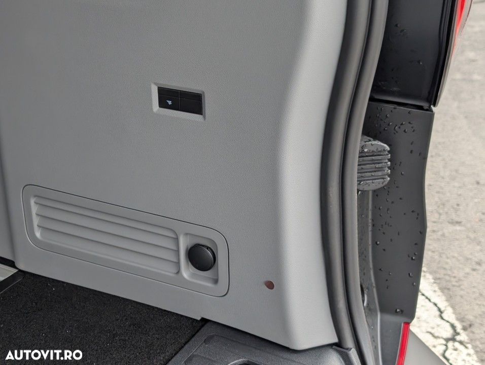 Ford Tourneo Custom - 35