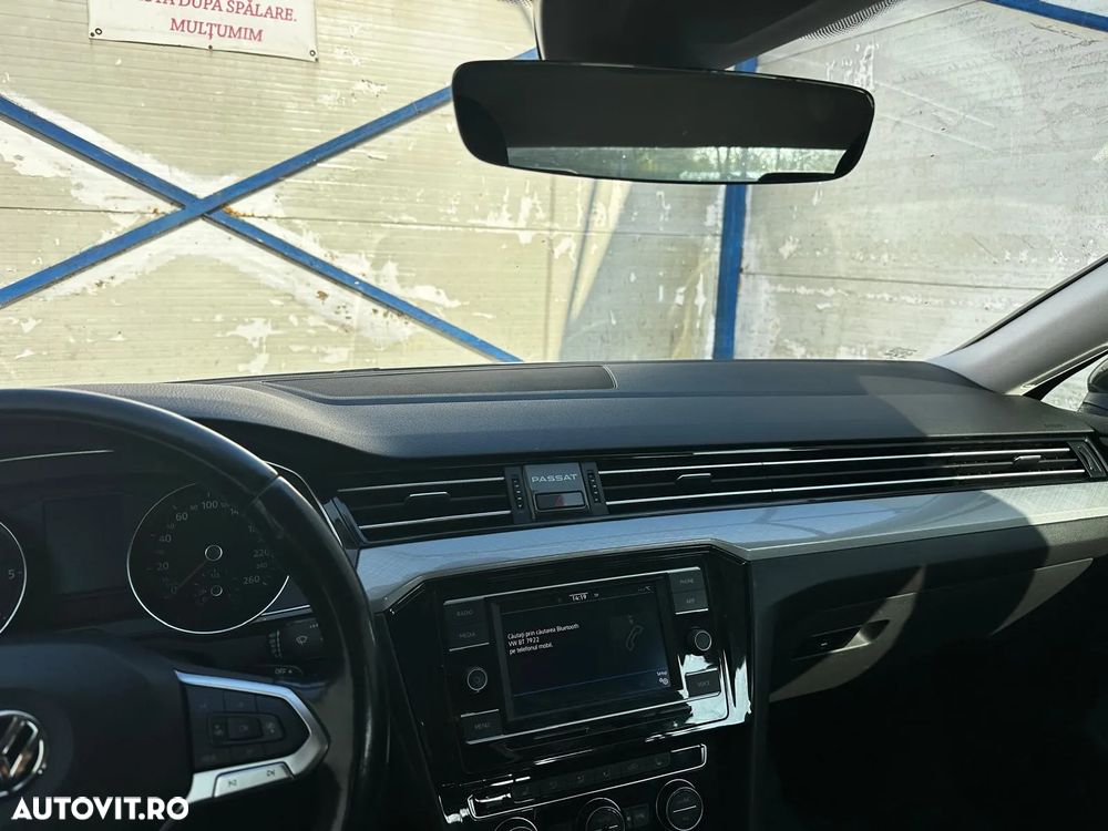 Volkswagen Passat 2.0 TDI DSG Trendline - 10