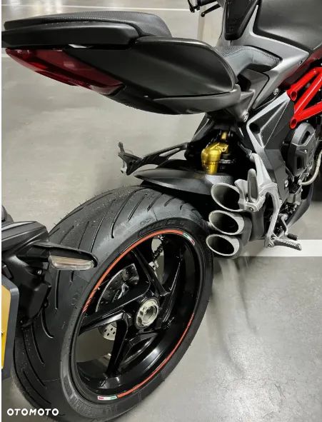 MV AGUSTA Brutale - 4