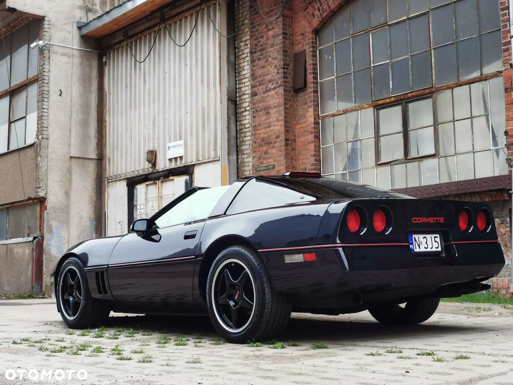 Chevrolet Corvette - 9