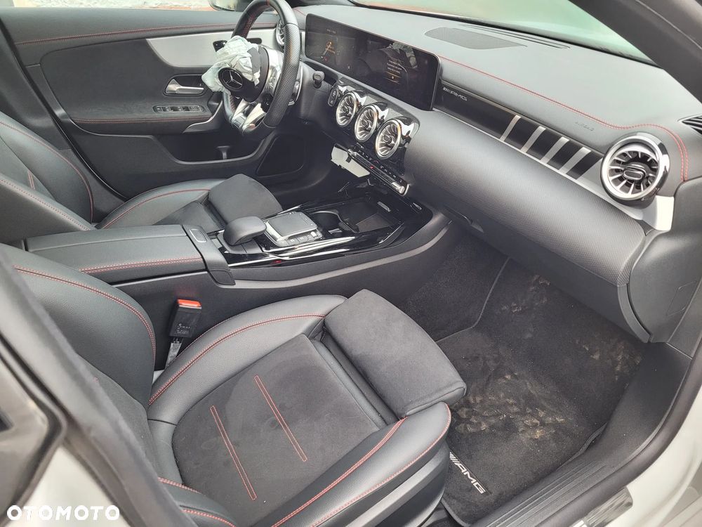 Mercedes-Benz CLA - 18