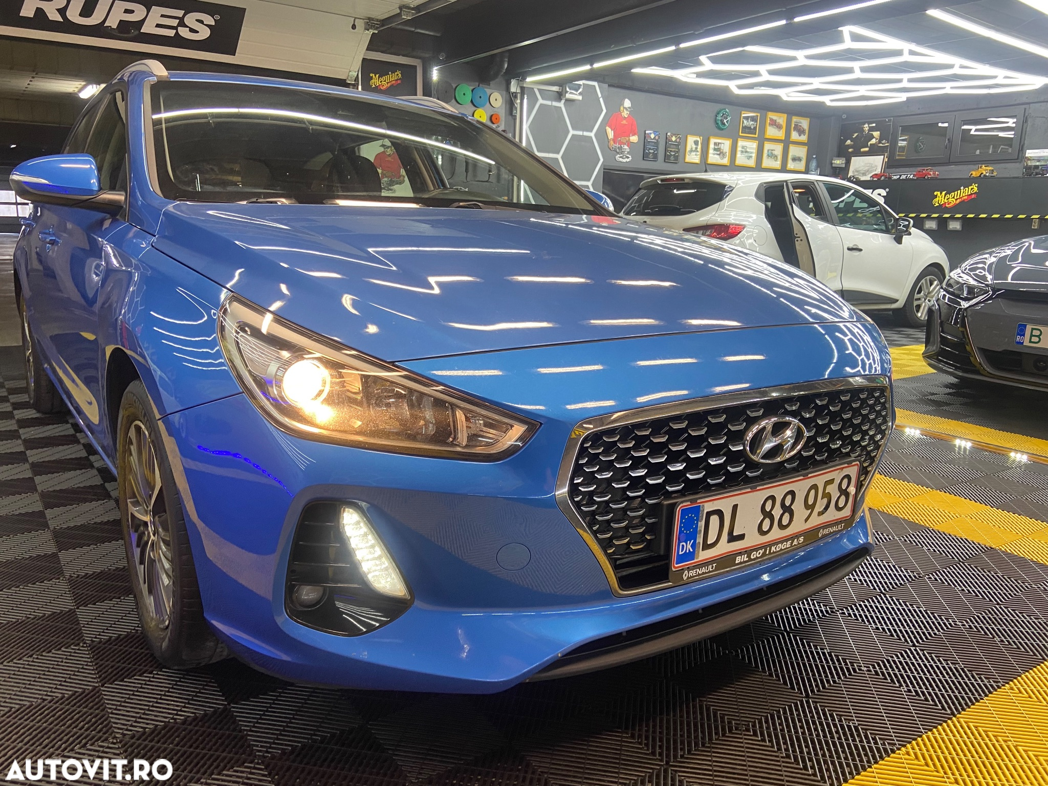 Hyundai i30 1.6 CRDI Premium - 3