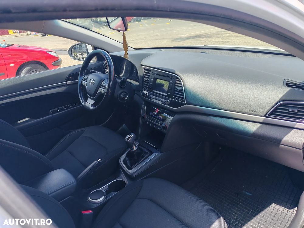 Hyundai Elantra 1.6 MPi Highway - 4
