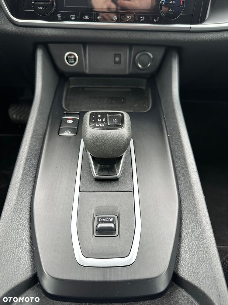 Nissan Qashqai 1.3 DIG-T Acenta DCT - 12