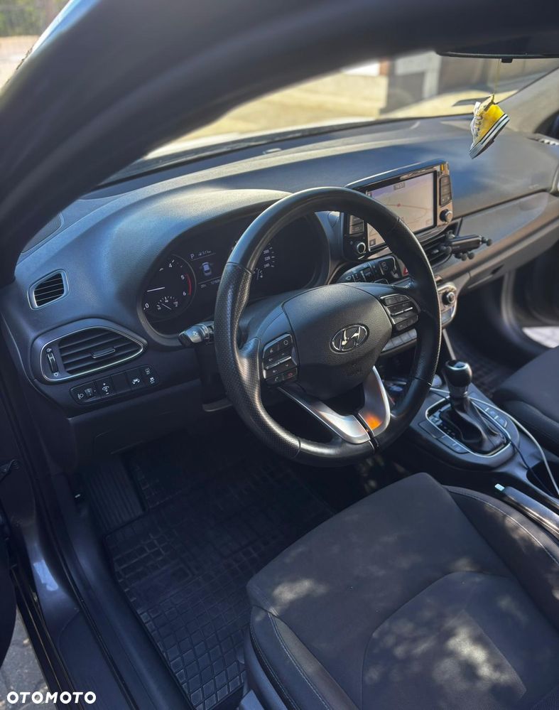 Hyundai i30 1.6 D GO DCT - 11