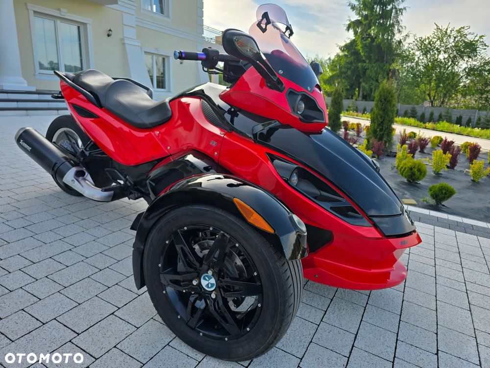 Can-Am Spyder - 2