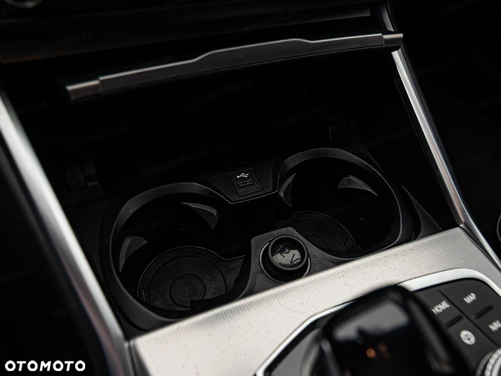 BMW Seria 3 318d M Sport Shadow - 22